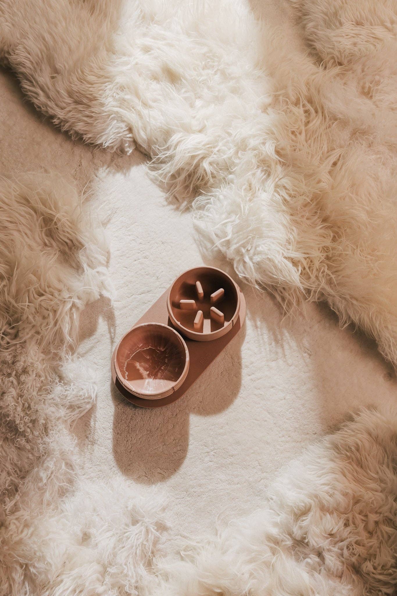 Pino – Slow Feeder Bowl – Ultra-durable Sandstone & Hypoallergenic
