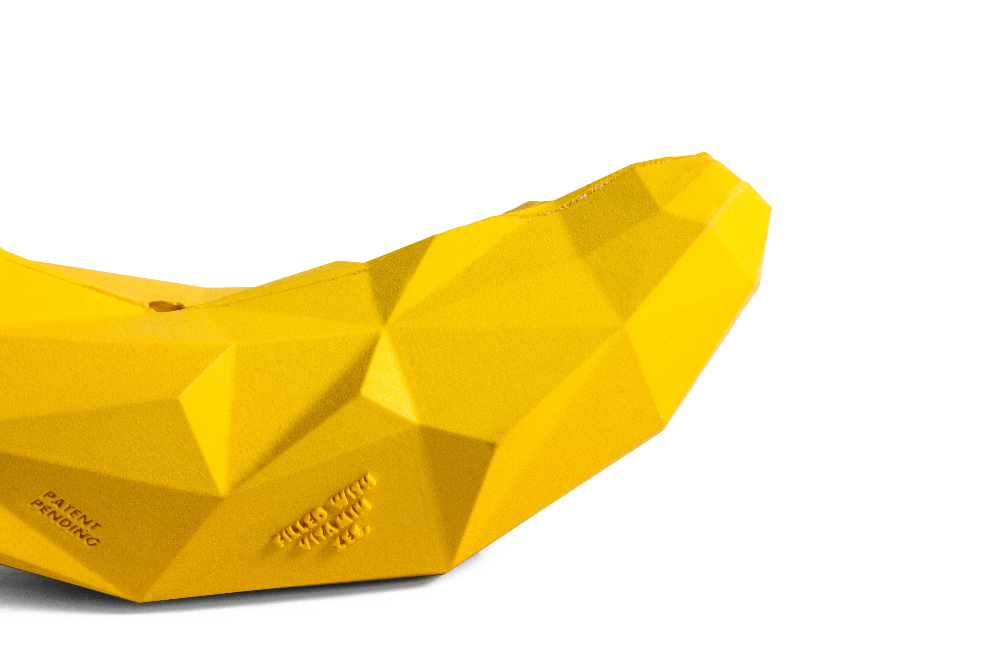 Zee.Dog – Super Banana – Interactive Treat-Dispensing Dog Toy