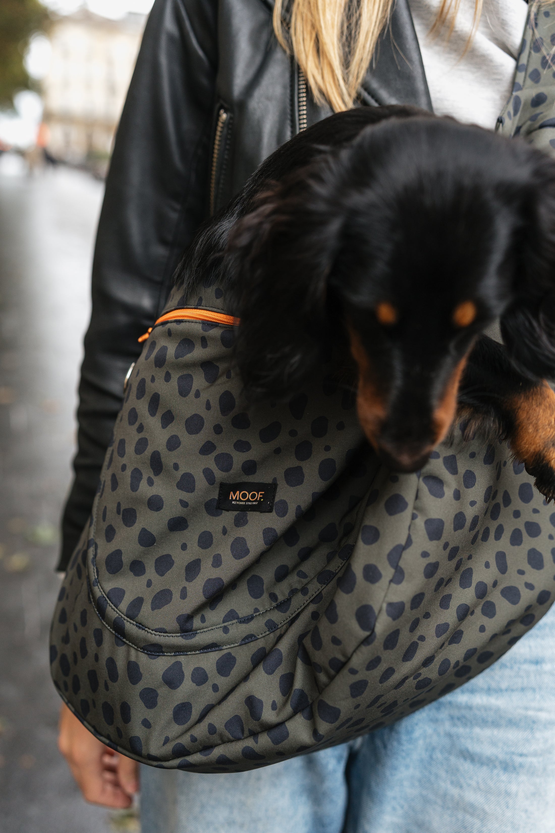 Moof - Loop Dog Carrier - Tie & Die