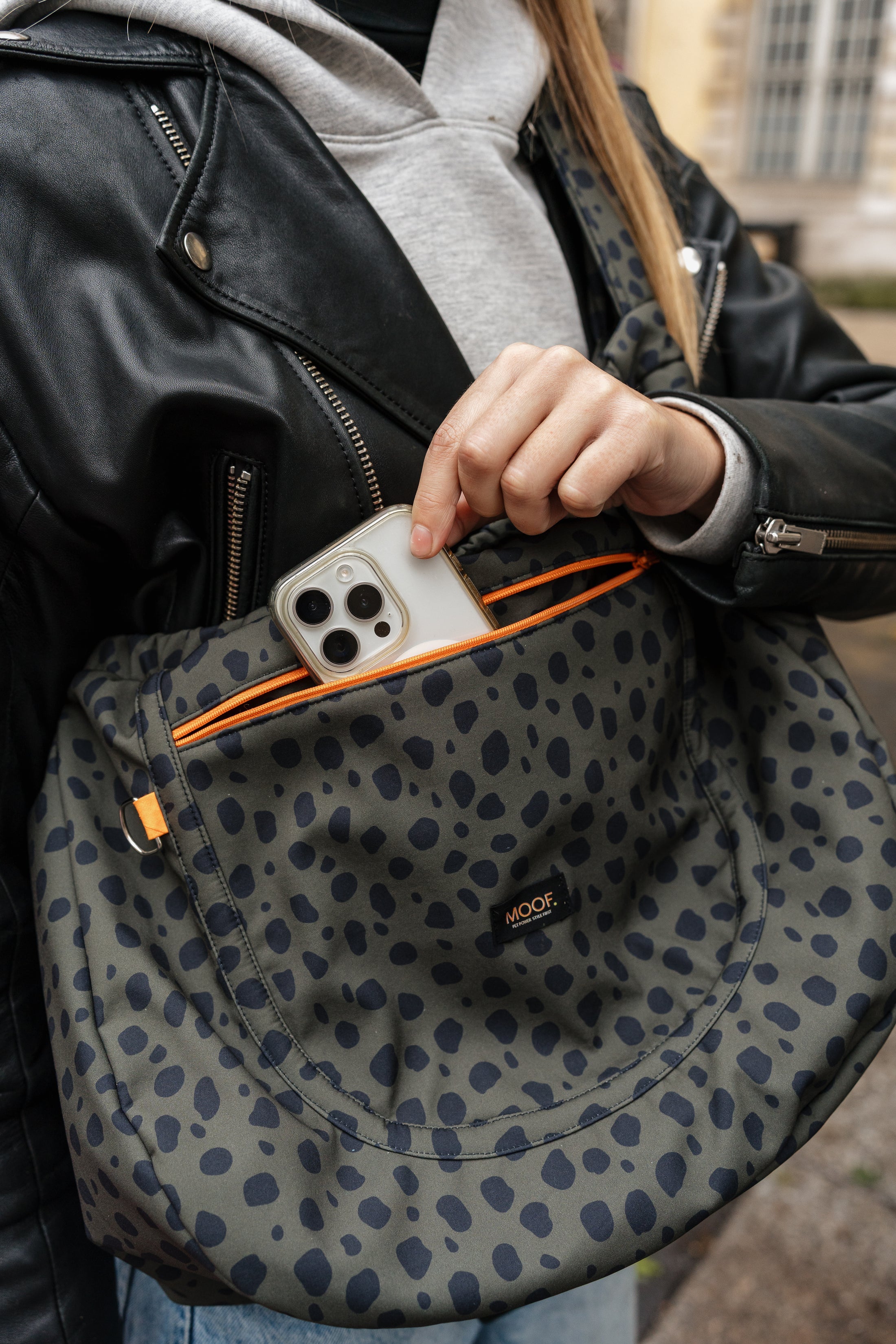 Moof - Loop Dog Carrier - Tie & Die