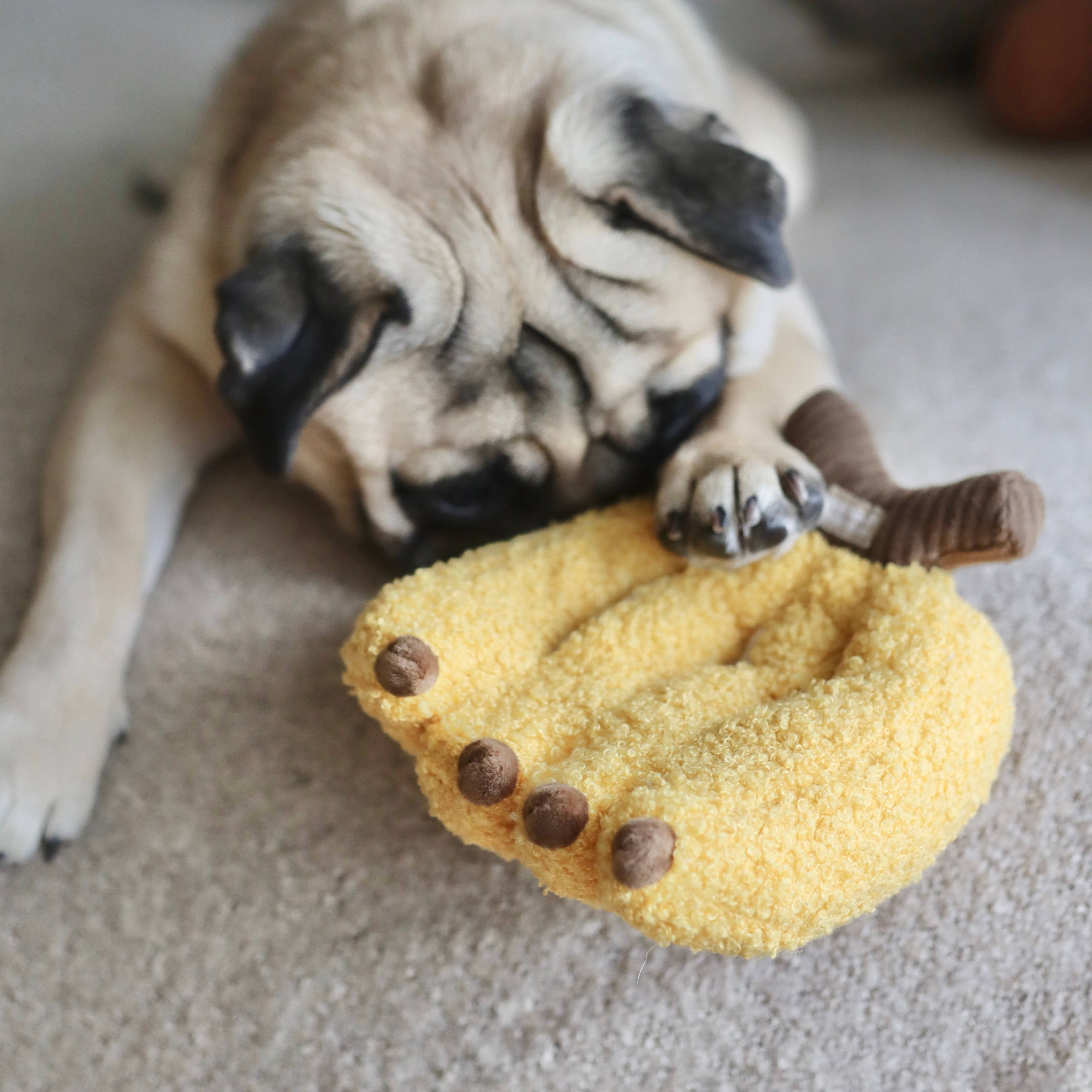 Lambwolf – Banana – Enrichment Dog Toy