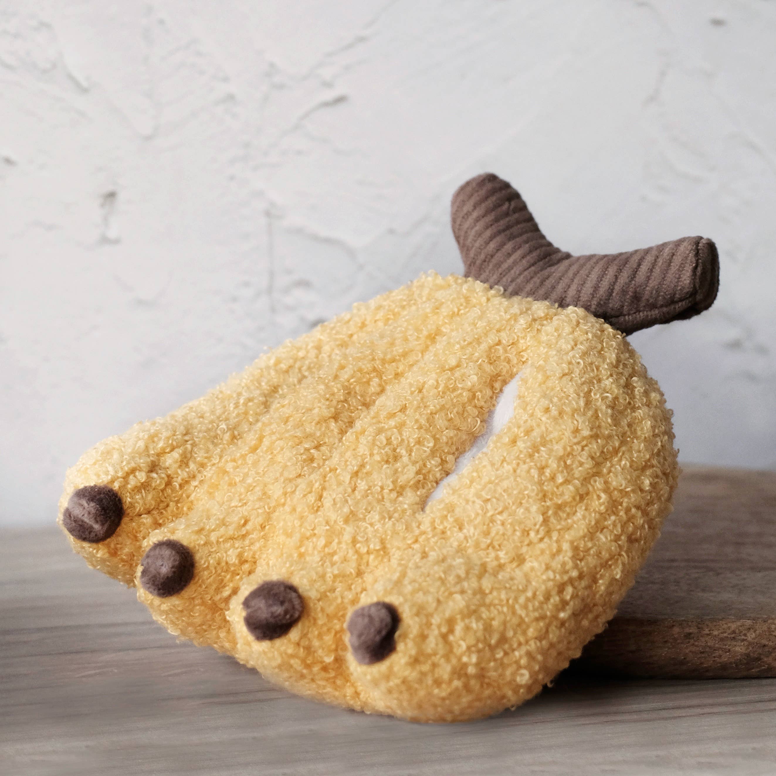 Lambwolf – Banana – Enrichment Dog Toy