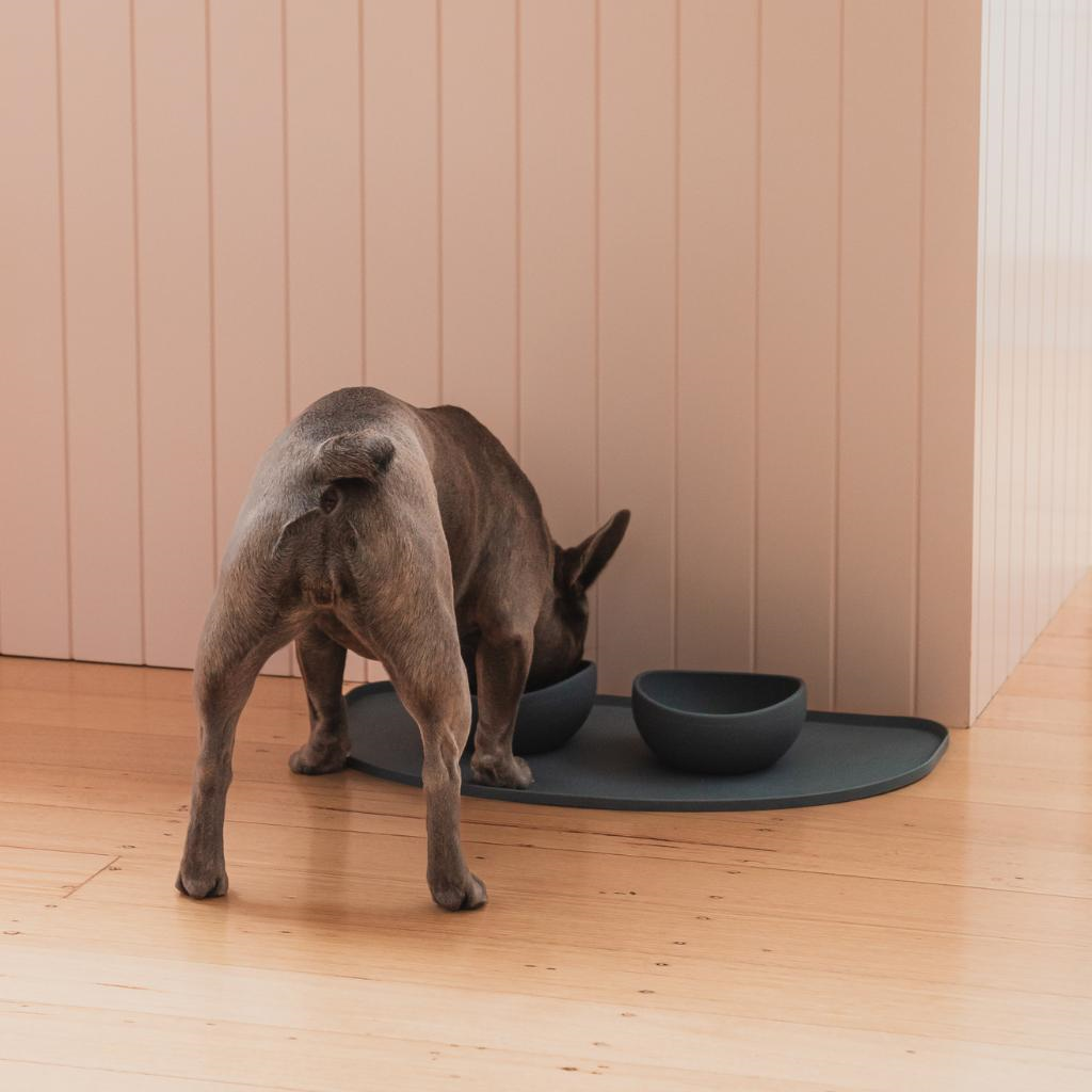 FuzzYard – Life Slate Gray – Alfombrilla de Alimentación de Silicona Antideslizante