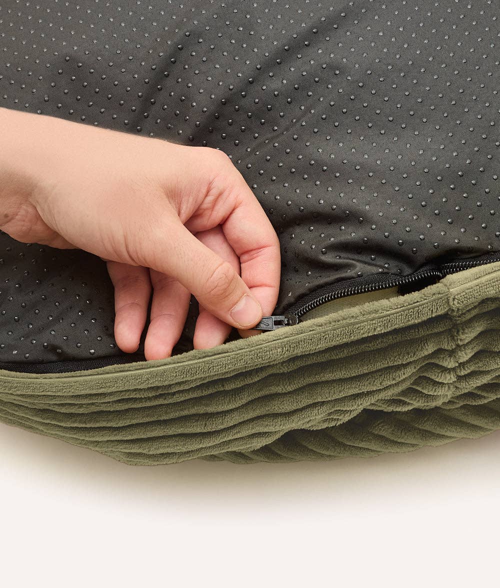 CAFIDE - Cama con Capucha de Pana Verde, Maso